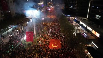 Nilüfer'de Cumhuriyet yürüyüşüne yüz binler katıldı