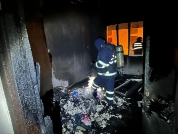 Nusaybin’de çıkan yangın evi kullanılamaz hale getirdi
