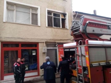 Bursa'da ocakta unutulan yemek mutfağı yaktı
