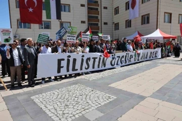 Öğrenciler İsrail’i protesto etti
