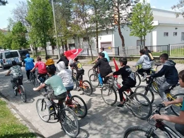 Öğrencilerden bisikletle ’19 Mayıs’ turu
