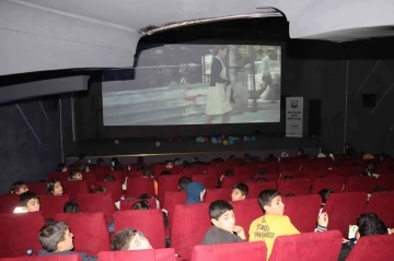 Ortaokul öğrencileri dijital sinemada buluştu
