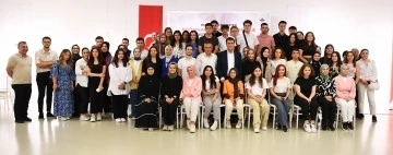 Osmangazi Belediye Başkanı Dündar, öğrencilerle bir araya geldi 