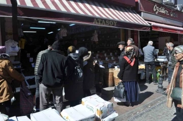 (ÖZEL) Eskişehir’de Ramazan alışverişi yoğunluğu yaşanıyor
