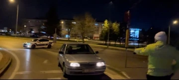 Bursa’da Polisi gören geri vitese taktı