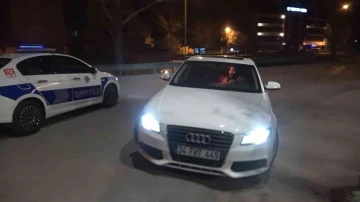 Bursa'da polisten drift yaparak kaçmaya çalıştı 