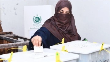 Pakistan'da Senato, 8 Şubat seçimlerinin ertelenmesiyle ilgili yasa tasarısını kabul etti