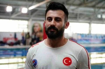 Paletli Yüzme Büyükler ve Gençler Türkiye Şampiyonası İstanbul’da yapıldı
