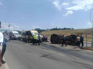 Pikap ile yolcu minibüsü çarpıştı: 1 yaralı
