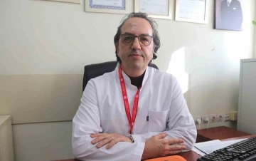 Prof. Dr. Alper Şener: “Hasta olan çocuklar okula gitmemeli”
