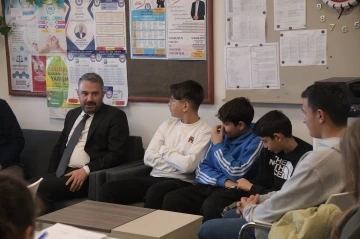 Pursaklar Belediye Başkanı Çetin’den okul ziyareti
