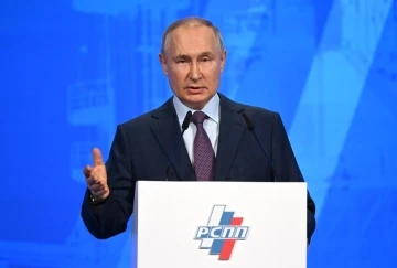 Putin: &quot;Yaptırım savaşları ve ekonomik sorunlar bizim tarafımızdan oluşturulmadı&quot;