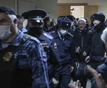 Rusya’da insan hakları aktivisti Orlov, hapis cezasına çarptırıldı
