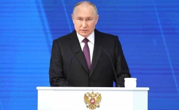 Rusya Devlet Başkanı Putin: “Onların (Batı) topraklarındaki hedefleri vurabilecek silahlara sahibiz”

