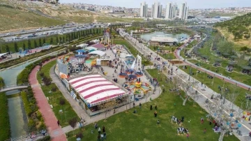 Şahinbey Belediyesi 663 parkıyla yaza hazır
