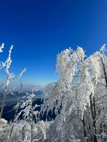 Sakarya’nın yüksek kesimlerinde kar manzaraları
