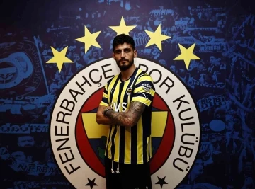Samet Akaydin resmen Fenerbahçe'de 