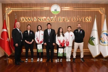 Şampiyon sporculardan Başkan Aydın’a ziyaret
