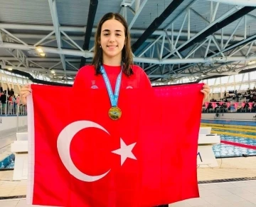 Şampiyon yüzücü, Edirne’ye altın madalyayla döndü
