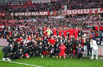 Samsunspor, ligde 90 hafta sonra lider oldu
