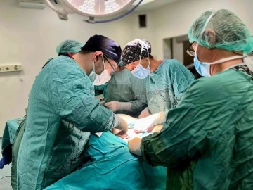 Sandıklı Devlet Hastanesi’nde başarılı troid ameliyatları devam ediyor
