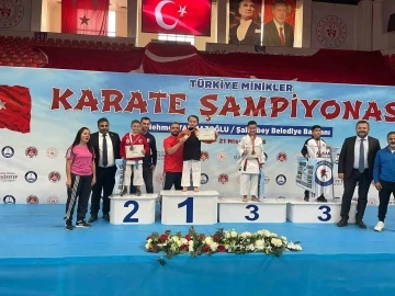 Sandıklı’nın altın çocuğu Türkiye şampiyonu oldu
