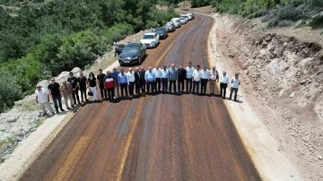 Saruhanlı’da grup yolları asfaltlanıyor
