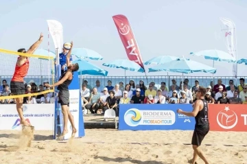 Seçer, Pro Beach Tour Plaj Voleybolunda sporcuların heyecanına ortak oldu
