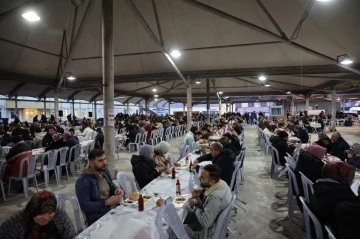 Servi, Gaybiefendi, Meydan ve Ali Paşa mahallesi sakinlerine iftar
