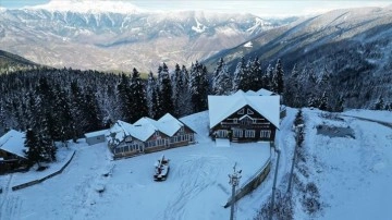 Sezon hazırlıkları tamamlanan Atabarı'nda kayak için yeterli kar bekleniyor
