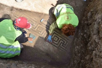 Side Antik Kenti’nde tarihi mozaik zemin keşfedildi
