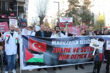 Siirt’te sağlık çalışanları 7 haftadır Filistin’e destek için ’sessiz yürüyüş’ yapıyor

