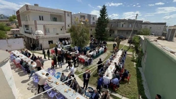 Silopi’de muhtardan köylülere 500 kişilik teşekkür yemeği
