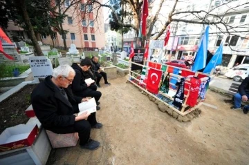 Bursa'da Sinan Ateş’in mezarı başında 24 saat 'saygı' nöbeti 