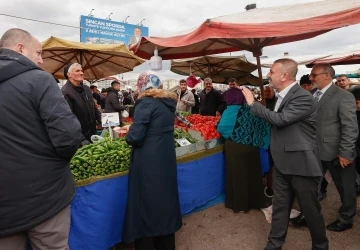 Sincan Belediye Başkanı Ercan’dan semt pazarına ziyaret
