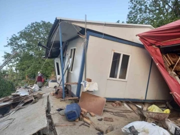 Sinop’ta heyelan sonrası evde büyük çapta maddi hasar oluştu
