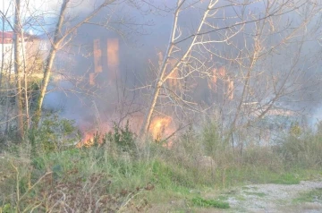 Sinop’ta korkutan yangın: Lastik deposu alev aldı
