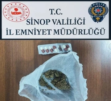 Sinop’ta şüpheli 3 kişiden uyuşturucu çıktı
