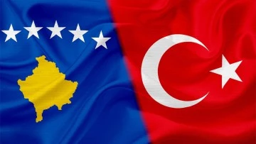 Sırpların yoğunlukta olduğu Kosova'nın Mitroviça kentinde Türkçe resmi dil oldu 