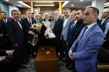 Sivas Belediye Başkanı Adem Uzun, görevi devraldı
