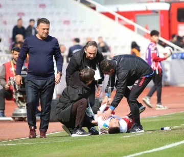 Sivasspor’da şok: Ambulansla hastaneye kaldırıldı