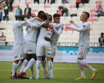 Sivasspor’da Caner Osmanpaşa ligdeki 2. golünü attı

