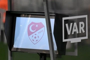Sivasspor-Fenerbahçe maçının VAR'ı Alman hakem Benjamin Brand oldu