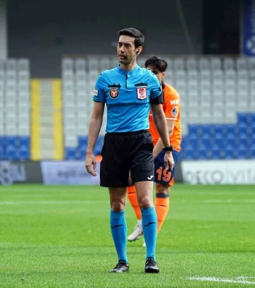Sivasspor-Kayserispor maçını Burak Pakkan yönetecek
