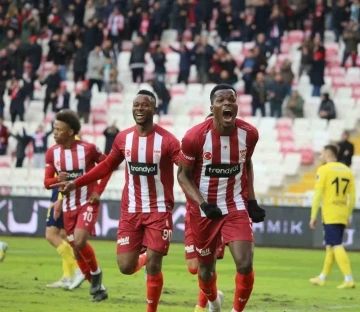 Sivassporlu Cofie gol sayısını 2’ye yükseltti
