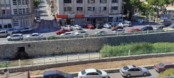 Söke Çayı temizliği CHP ve Ak Parti’yi karşı karşıya getirdi
