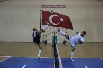 Solhan ayak tenisi takımı, üçüncü kez Türkiye şampiyonu olmayı hedefliyor

