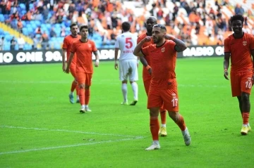 Adanaspor evinde 2 golle güldü 