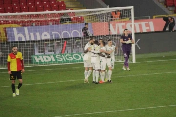 Sakaryaspor, Göztepe'yi tek golle geçti