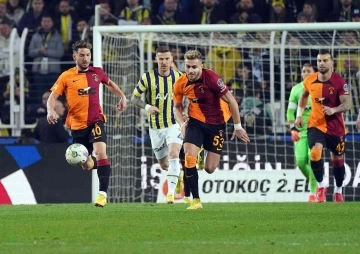 Fenerbahçe: 0 - Galatasaray: 1 (İlk yarı)